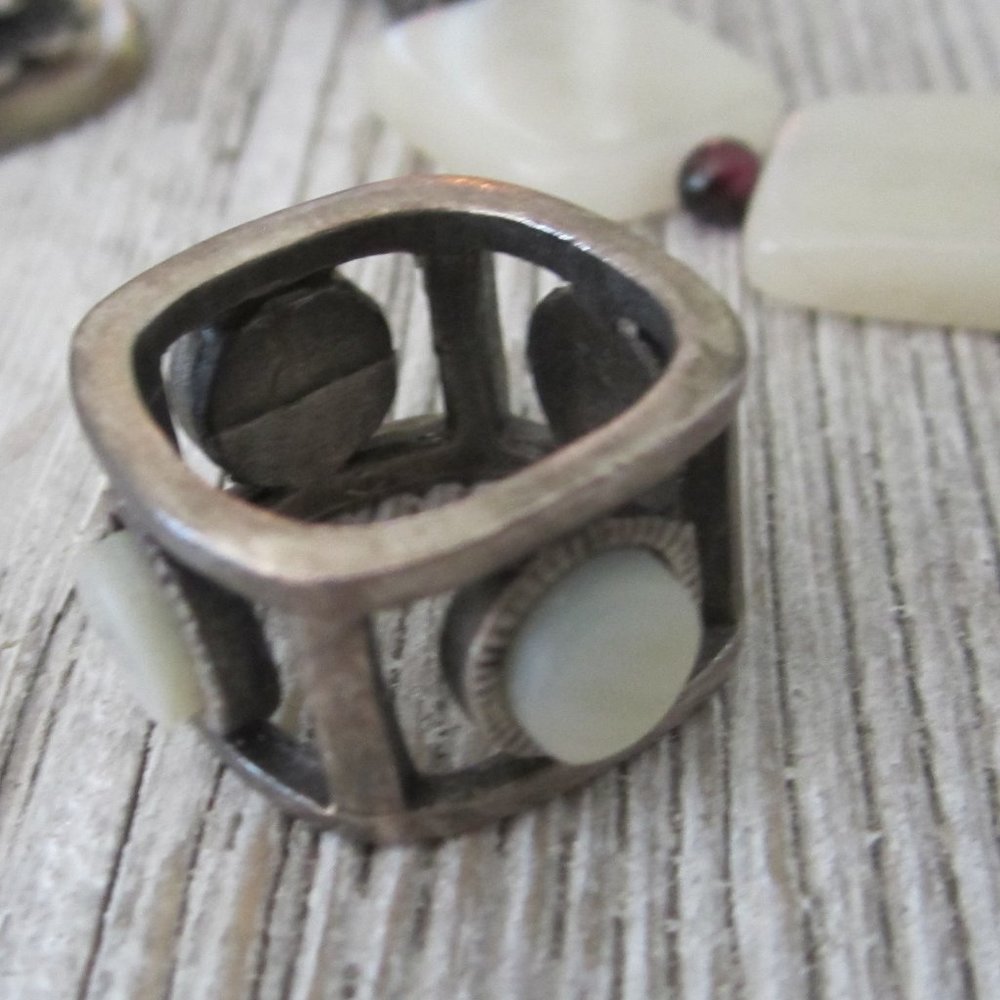 1990's Silver "Squared" Ring - Sz 4 - image 1